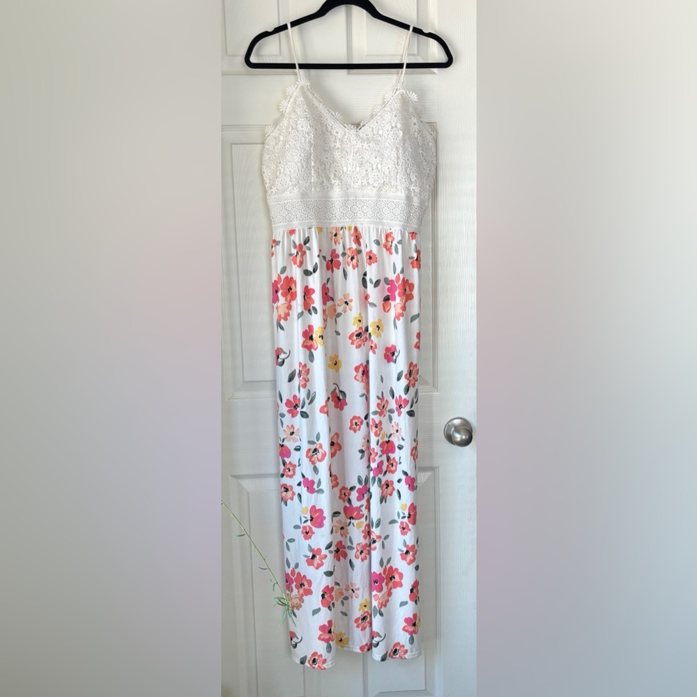 No Boundaries Maxi Dress - Women’s Lace and Floral Pastel, Maxi. Size XLarge